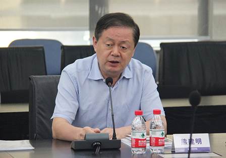 说明: F:\【资料与办公】\办公区\2.网站新闻\2019年\9月\2019.09.07 智博体育在线app官网举办“高级管理人员研修班”培训\熊总(文中.jpg