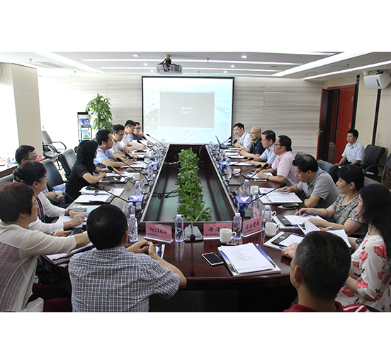 深圳市南山区区委常委、常务副区长邓飞波一行到智博体育在线app官网调研