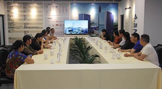 部分全国人大代表到智博体育在线app官网考察